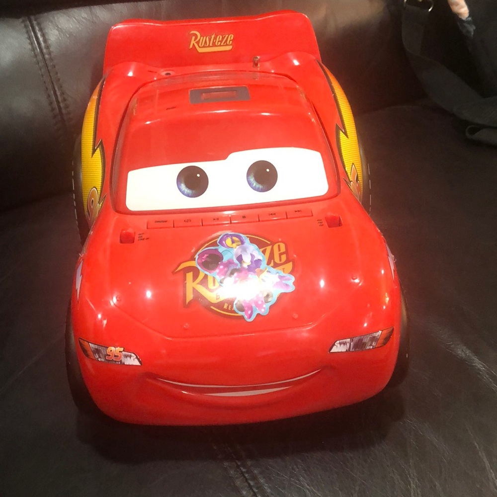 Disney Lightning McQueen am/fm cd player